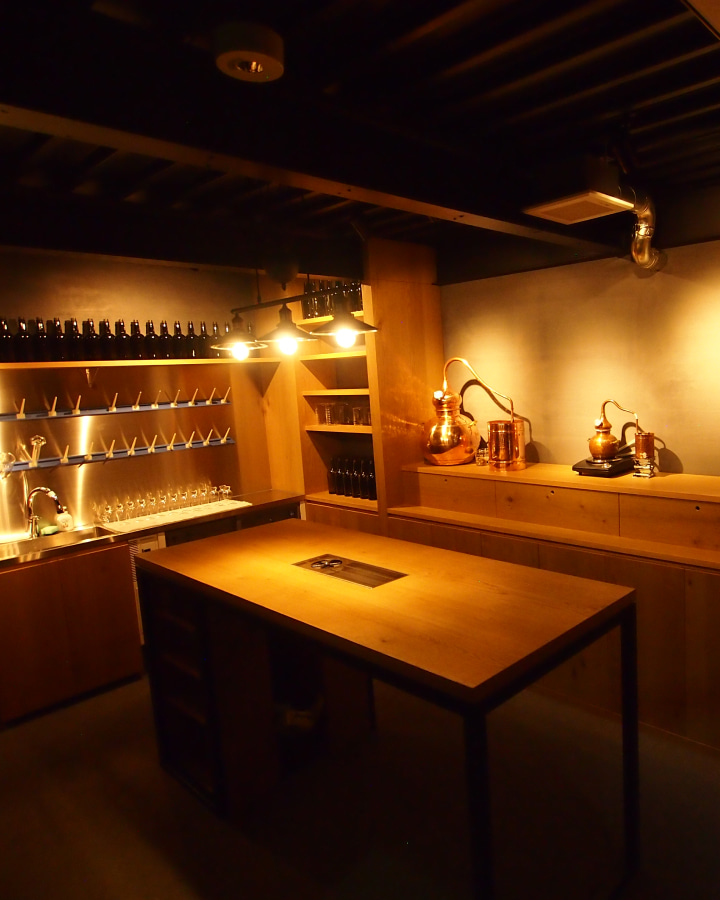 tasting room